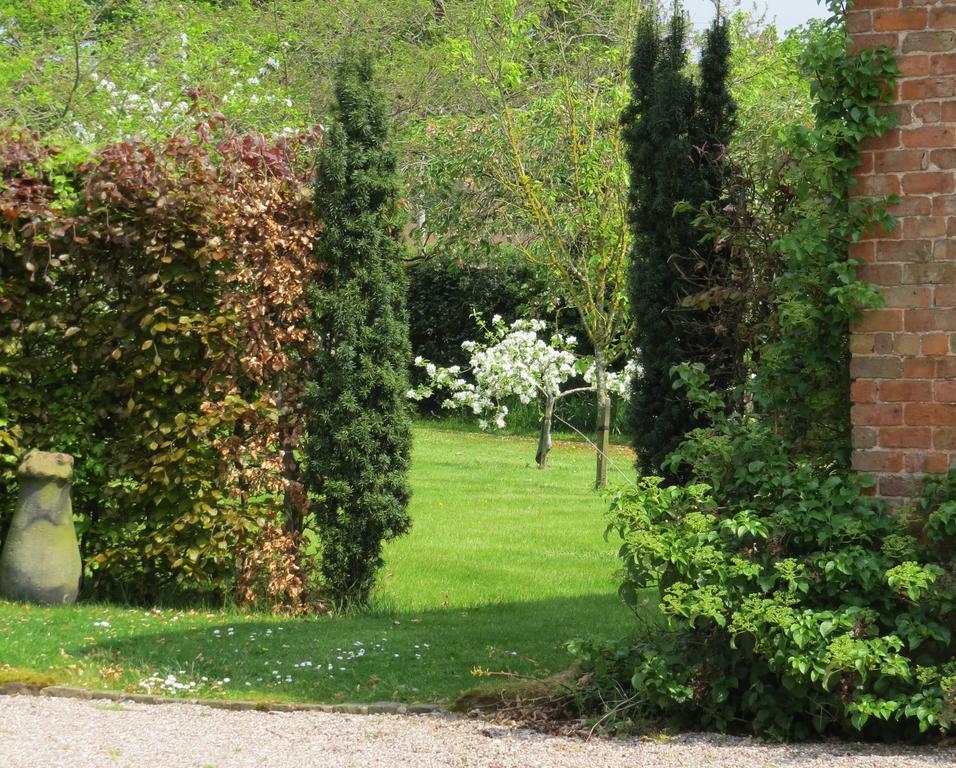 Rock Farm Bed & Breakfast Tarporley Bagian luar foto