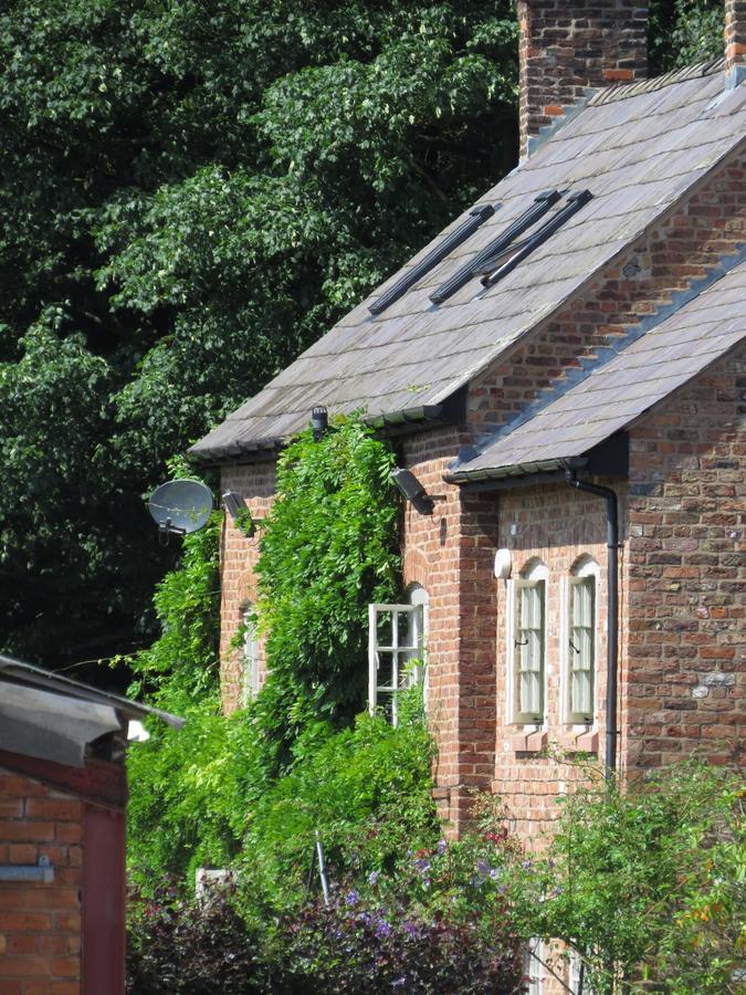 Rock Farm Bed & Breakfast Tarporley Bagian luar foto
